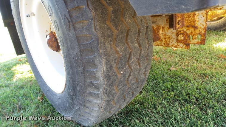 image for item DC2652 Par-Kan Grain-Weigh-150 seed tender trailer