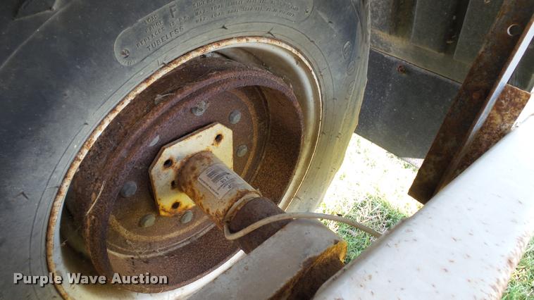 image for item DC2652 Par-Kan Grain-Weigh-150 seed tender trailer