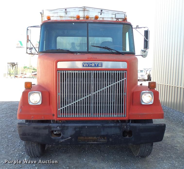 image for item DC2656 1986 Volvo White WCS64T seed tender truck