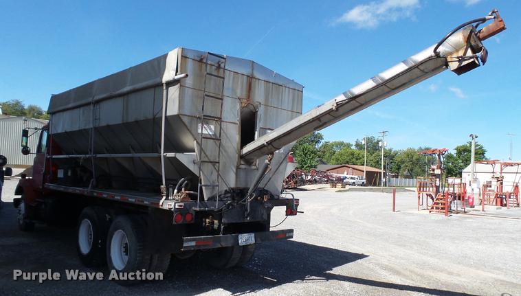 image for item DC2656 1986 Volvo White WCS64T seed tender truck