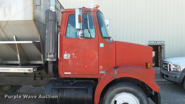 image for item DC2656 1986 Volvo White WCS64T seed tender truck