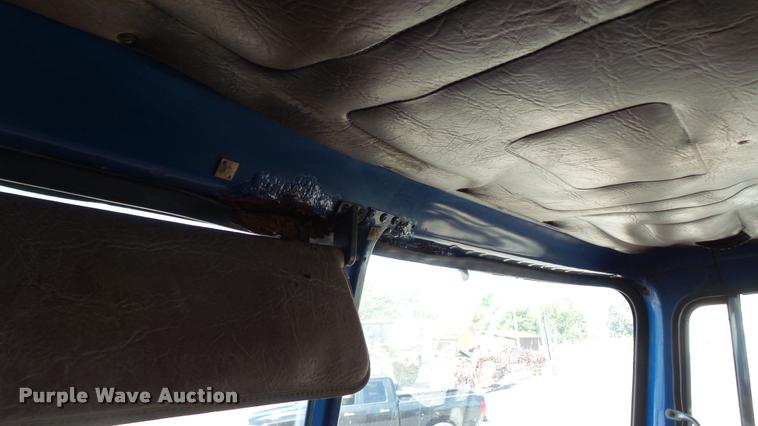 image for item DC2656 1986 Volvo White WCS64T seed tender truck