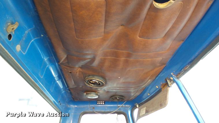 image for item DC2656 1986 Volvo White WCS64T seed tender truck