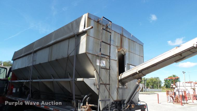 image for item DC2656 1986 Volvo White WCS64T seed tender truck