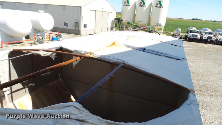 image for item DC2656 1986 Volvo White WCS64T seed tender truck