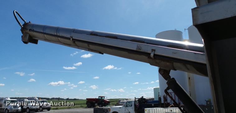 image for item DC2656 1986 Volvo White WCS64T seed tender truck