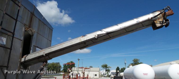 image for item DC2656 1986 Volvo White WCS64T seed tender truck