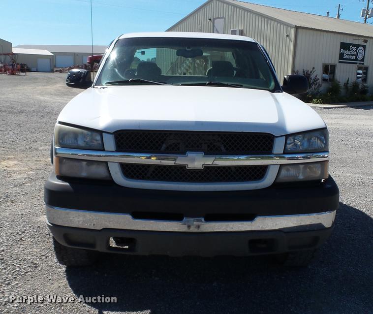 image for item DC2657 2003 Chevrolet Silverado 2500HD Ext. Cab pickup truck