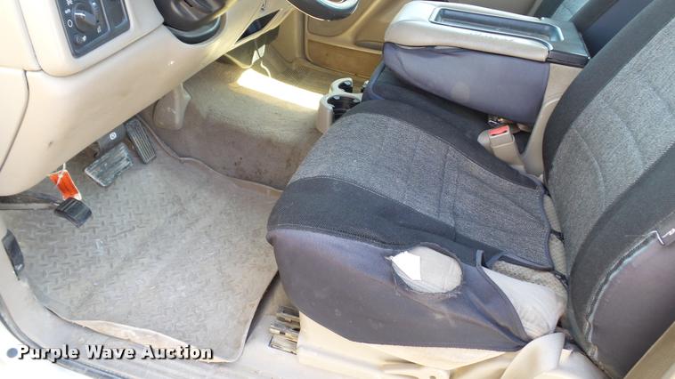 image for item DC2657 2003 Chevrolet Silverado 2500HD Ext. Cab pickup truck