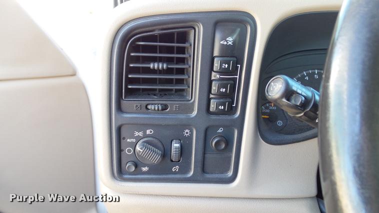 image for item DC2657 2003 Chevrolet Silverado 2500HD Ext. Cab pickup truck