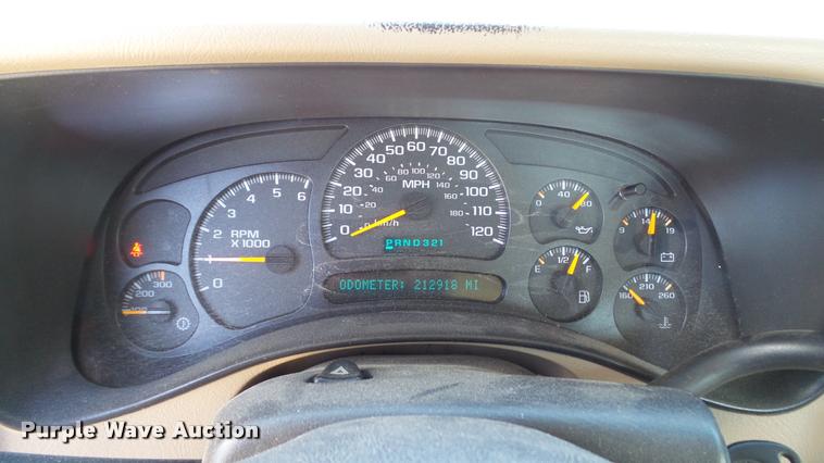 image for item DC2657 2003 Chevrolet Silverado 2500HD Ext. Cab pickup truck