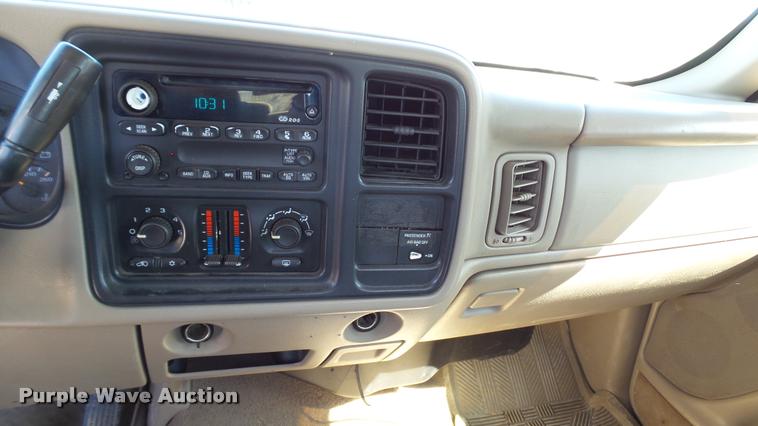 image for item DC2657 2003 Chevrolet Silverado 2500HD Ext. Cab pickup truck