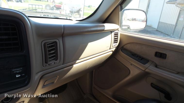 image for item DC2657 2003 Chevrolet Silverado 2500HD Ext. Cab pickup truck