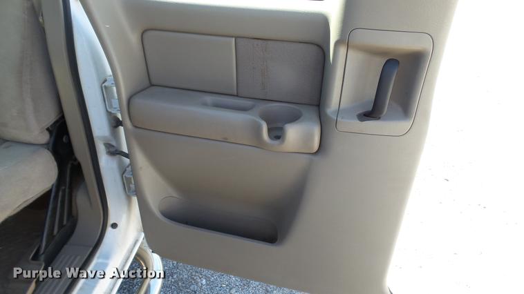 image for item DC2657 2003 Chevrolet Silverado 2500HD Ext. Cab pickup truck