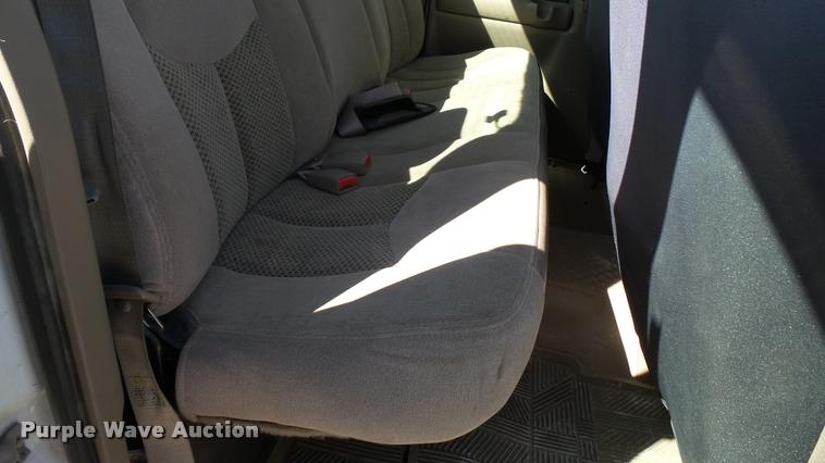 image for item DC2657 2003 Chevrolet Silverado 2500HD Ext. Cab pickup truck
