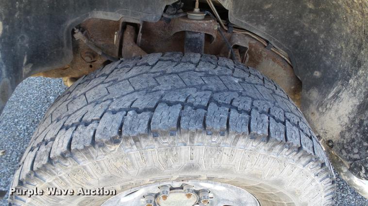 image for item DC2657 2003 Chevrolet Silverado 2500HD Ext. Cab pickup truck