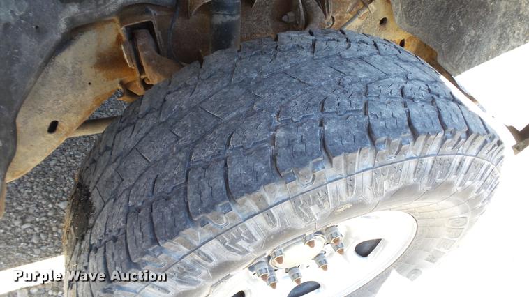 image for item DC2657 2003 Chevrolet Silverado 2500HD Ext. Cab pickup truck