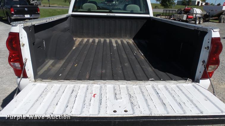 image for item DC2657 2003 Chevrolet Silverado 2500HD Ext. Cab pickup truck