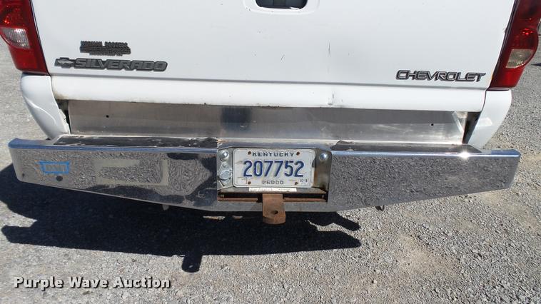 image for item DC2657 2003 Chevrolet Silverado 2500HD Ext. Cab pickup truck
