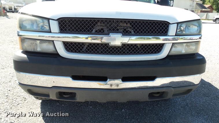 image for item DC2657 2003 Chevrolet Silverado 2500HD Ext. Cab pickup truck