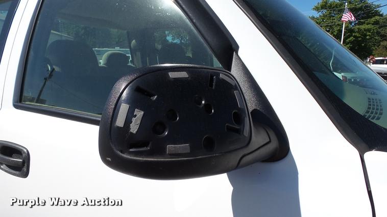 image for item DC2657 2003 Chevrolet Silverado 2500HD Ext. Cab pickup truck