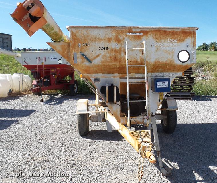 image for item DC2658 1990 Parker 1500 single hopper grain trailer