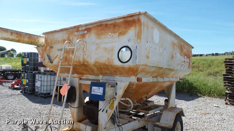 image for item DC2658 1990 Parker 1500 single hopper grain trailer