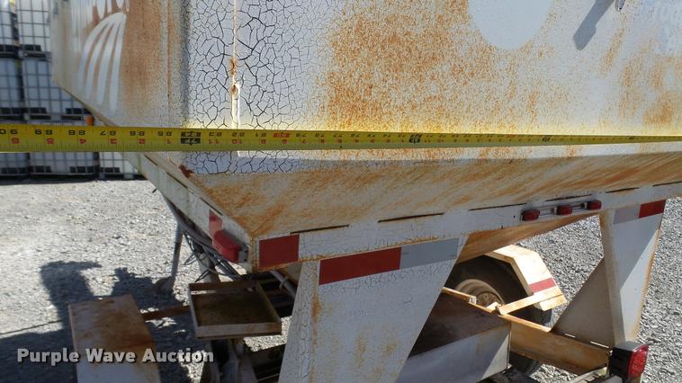 image for item DC2658 1990 Parker 1500 single hopper grain trailer