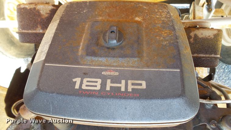 image for item DC2658 1990 Parker 1500 single hopper grain trailer