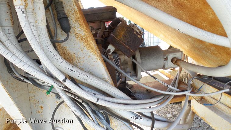 image for item DC2658 1990 Parker 1500 single hopper grain trailer