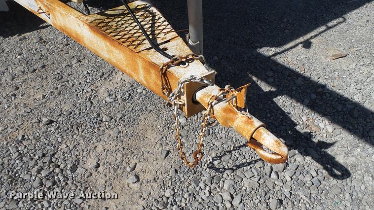 image for item DC2658 1990 Parker 1500 single hopper grain trailer