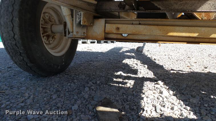 image for item DC2658 1990 Parker 1500 single hopper grain trailer