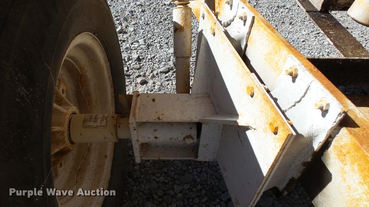 image for item DC2658 1990 Parker 1500 single hopper grain trailer