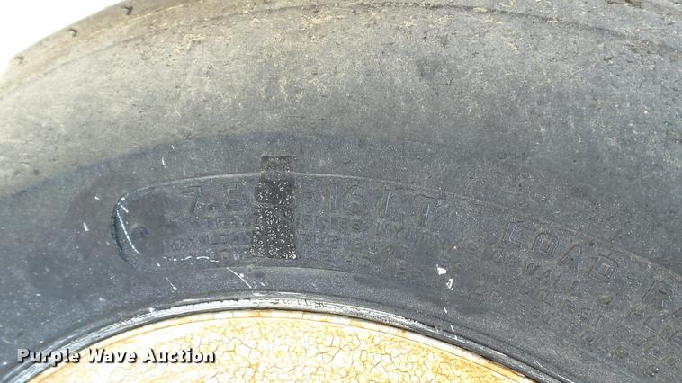 image for item DC2658 1990 Parker 1500 single hopper grain trailer