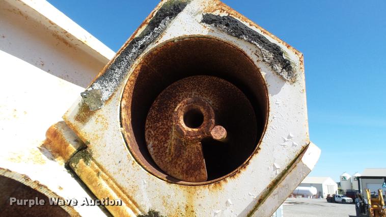 image for item DC2658 1990 Parker 1500 single hopper grain trailer