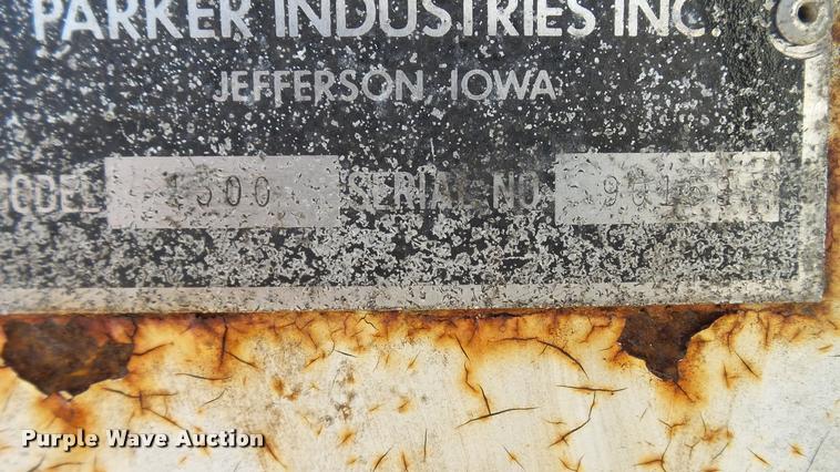 image for item DC2658 1990 Parker 1500 single hopper grain trailer