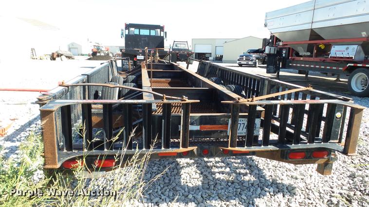 image for item DC2659 2000 B&B 24000 sprayer trailer