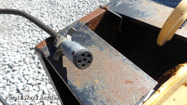 image for item DC2659 2000 B&B 24000 sprayer trailer