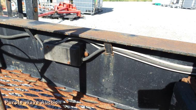 image for item DC2659 2000 B&B 24000 sprayer trailer