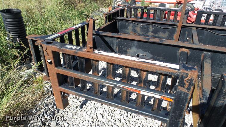 image for item DC2659 2000 B&B 24000 sprayer trailer