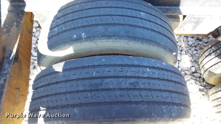 image for item DC2659 2000 B&B 24000 sprayer trailer