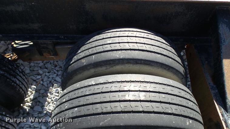 image for item DC2659 2000 B&B 24000 sprayer trailer