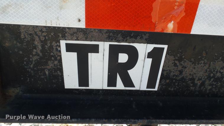 image for item DC2659 2000 B&B 24000 sprayer trailer