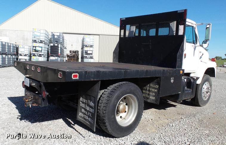 image for item DC2660 1989 International 2375 flatbed truck