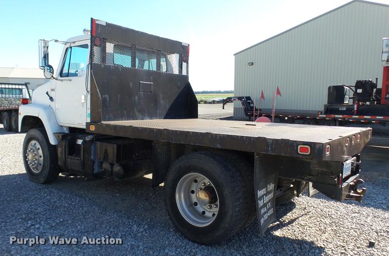image for item DC2660 1989 International 2375 flatbed truck