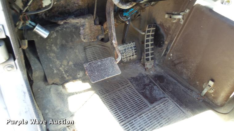 image for item DC2660 1989 International 2375 flatbed truck