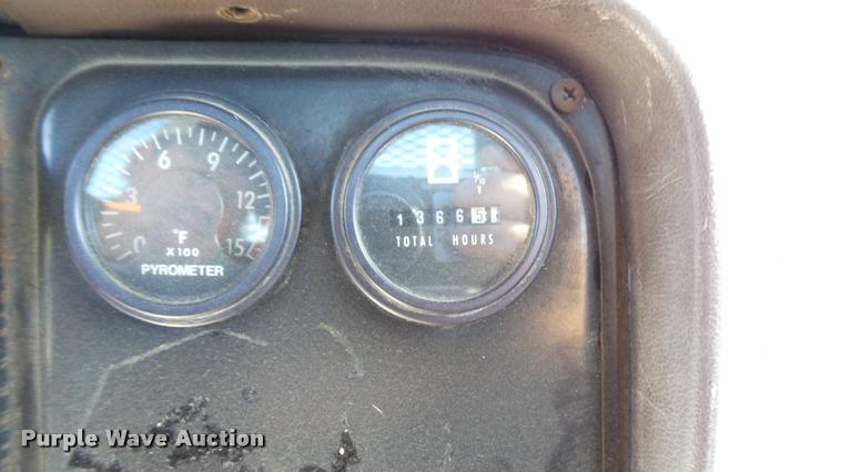 image for item DC2660 1989 International 2375 flatbed truck