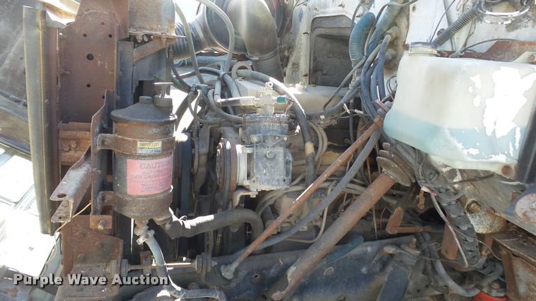 image for item DC2660 1989 International 2375 flatbed truck