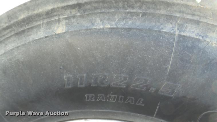 image for item DC2660 1989 International 2375 flatbed truck