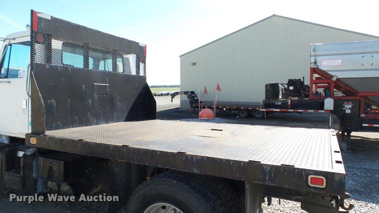 image for item DC2660 1989 International 2375 flatbed truck